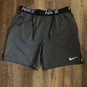 Nike Men’s Athletic Shorts (XL)